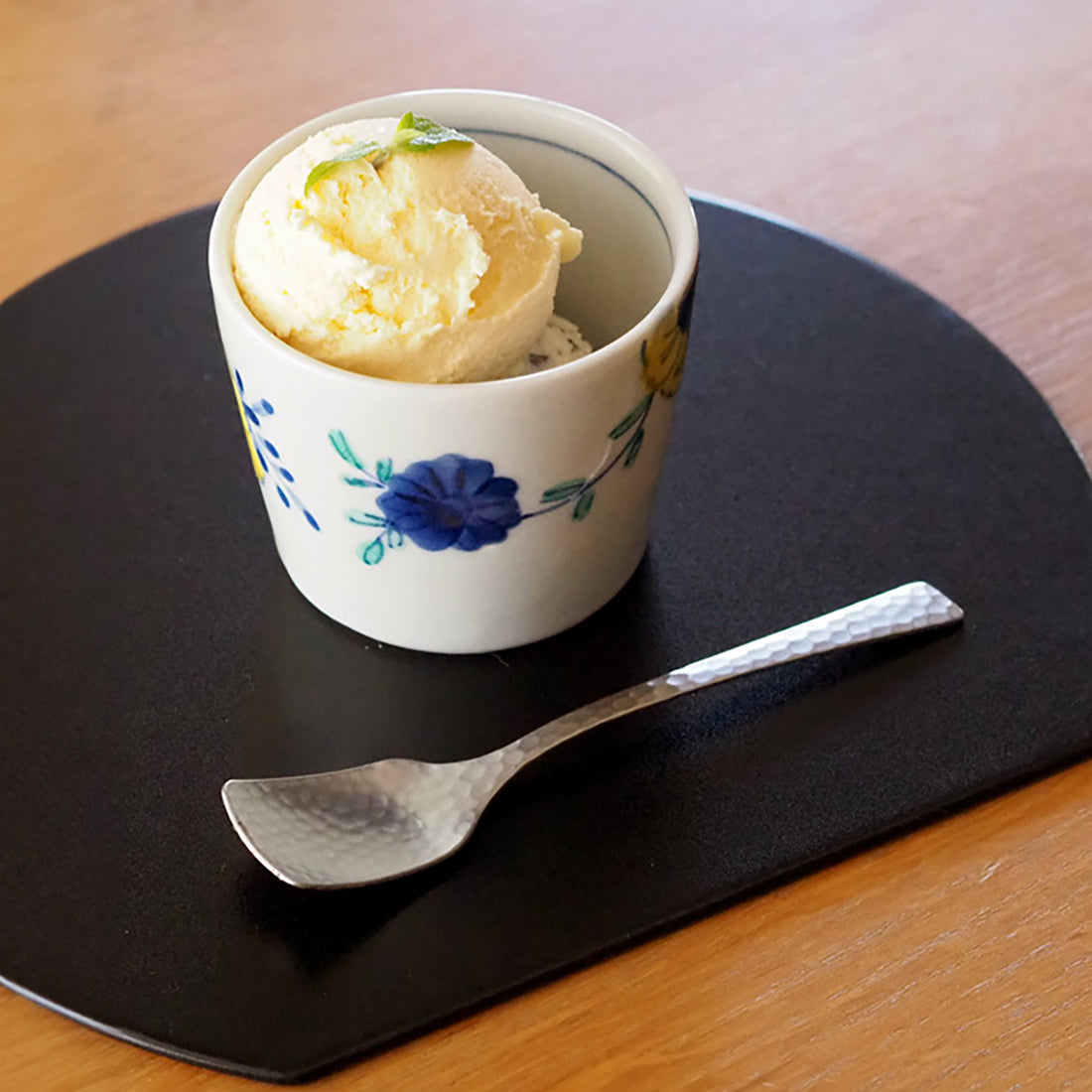 Cuillère à dessert martelée en acier inoxydable Shimoyama