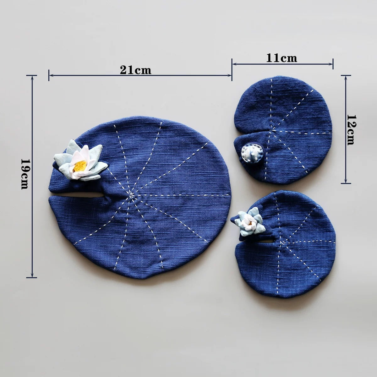 Dessous de tasse en coton indigo naturel avec motif feuille de lotus