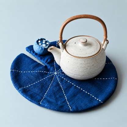 Dessous de tasse en coton indigo naturel avec motif feuille de lotus