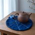 Dessous de tasse en coton indigo naturel avec motif feuille de lotus