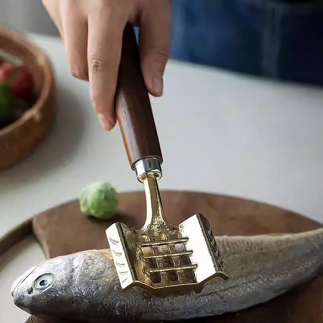 Écailleuse en laiton japonais