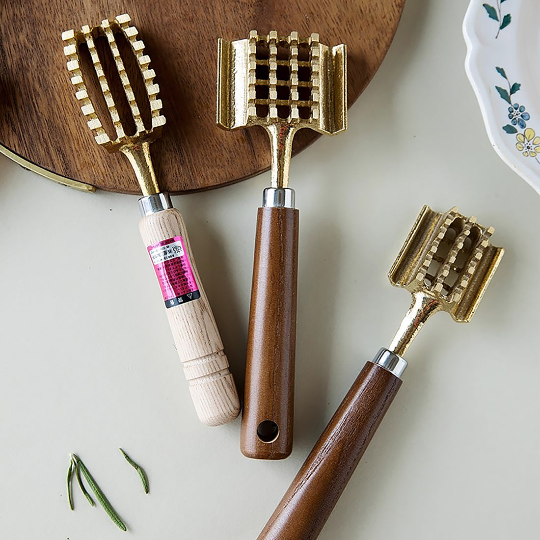 Écailleuse en laiton japonais