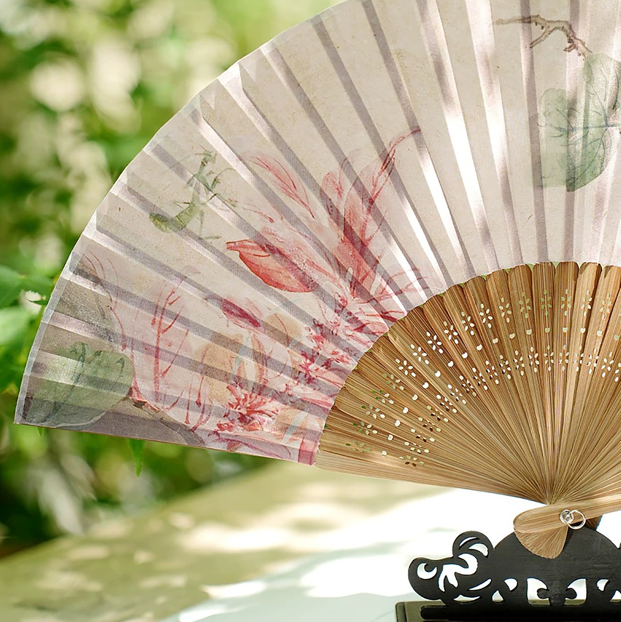 Éventail pliant chinois « Wutong et Cigales » 