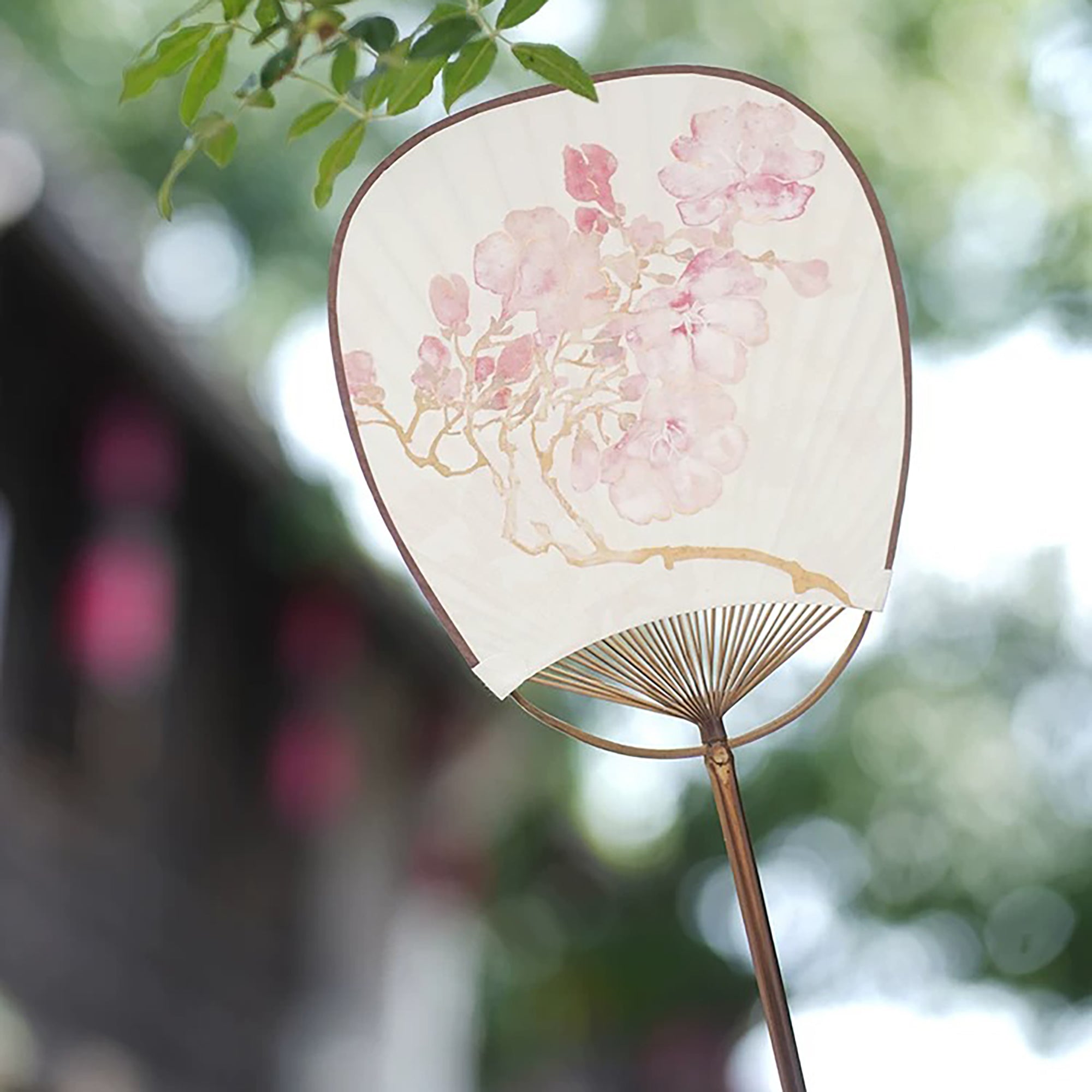 Éventail chinois en papier Xuan motif floral