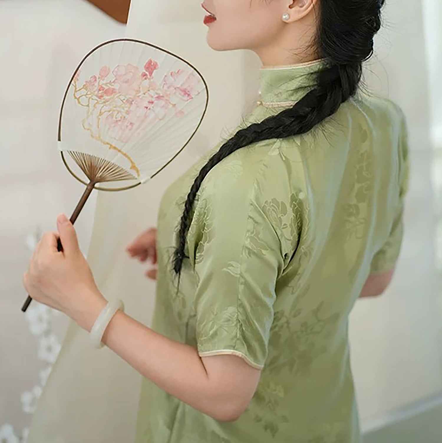 Éventail chinois en papier Xuan motif floral