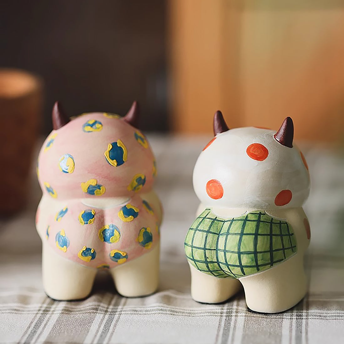 Figurine poupée artisanale en céramique faite à la main
