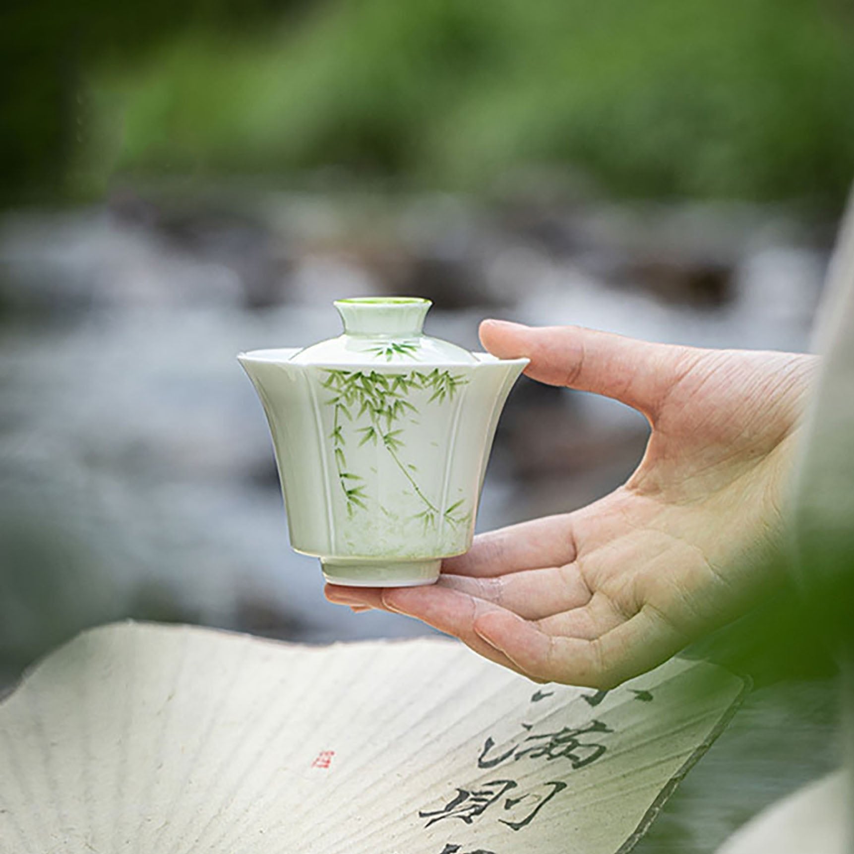 Gai Wan en porcelaine avec motif de bambou peint à la main