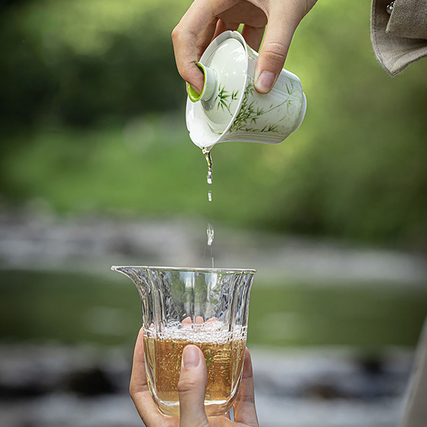 Gai Wan en porcelaine avec motif de bambou peint à la main