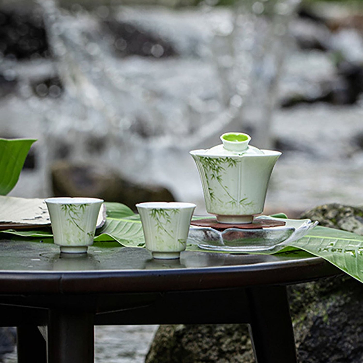 Gai Wan en porcelaine avec motif de bambou peint à la main