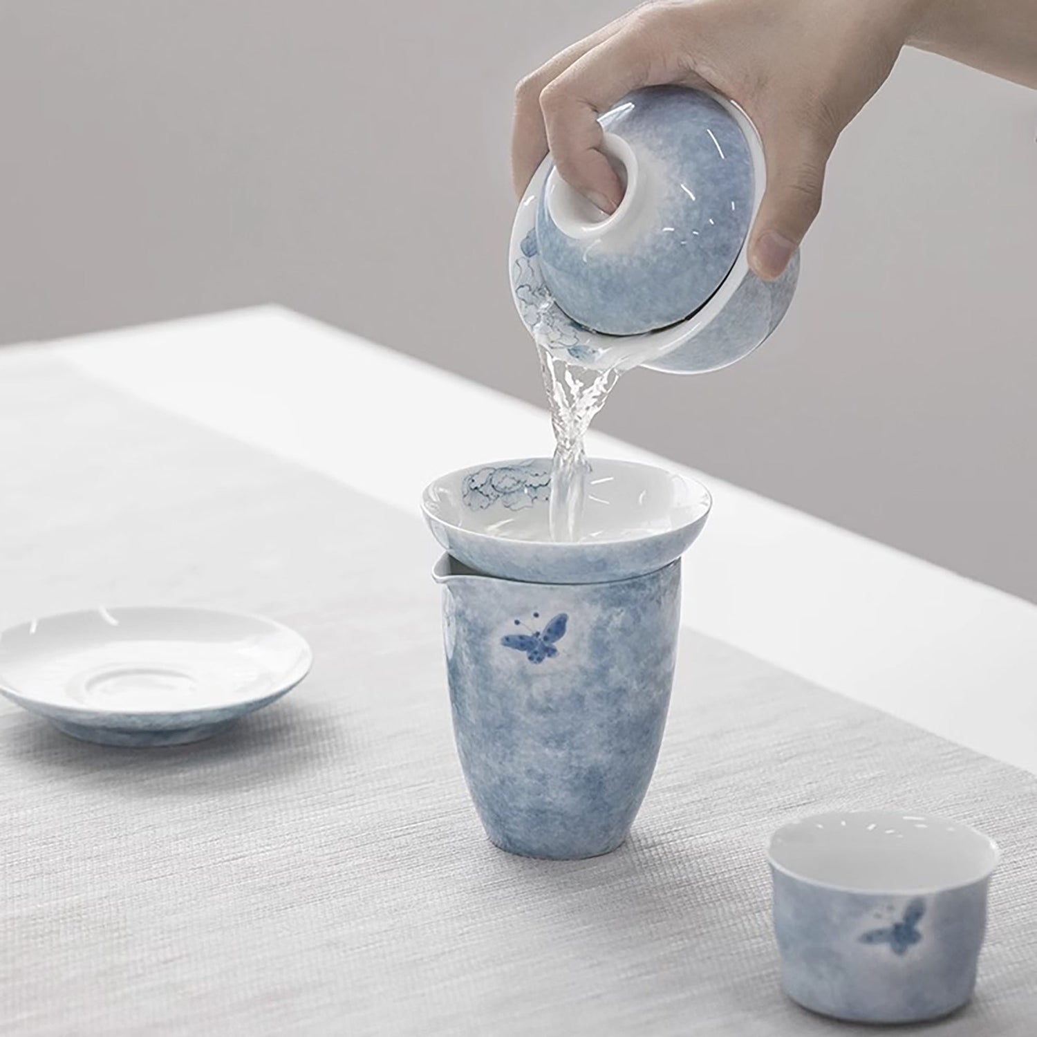 Gaiwan en porcelaine en Série &quot;Papillon et Fleurs&quot;