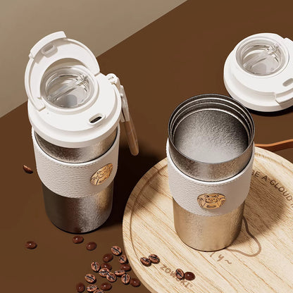 Gobelet isotherme en titane pur avec infuseur à thé