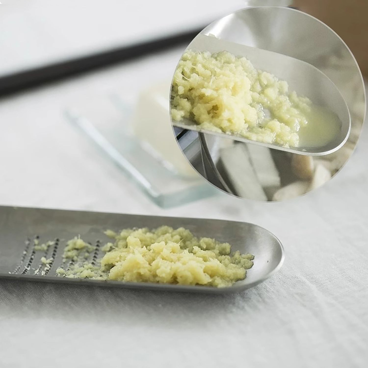 Râpe manuelle japonaise en inox par Yoshikawa