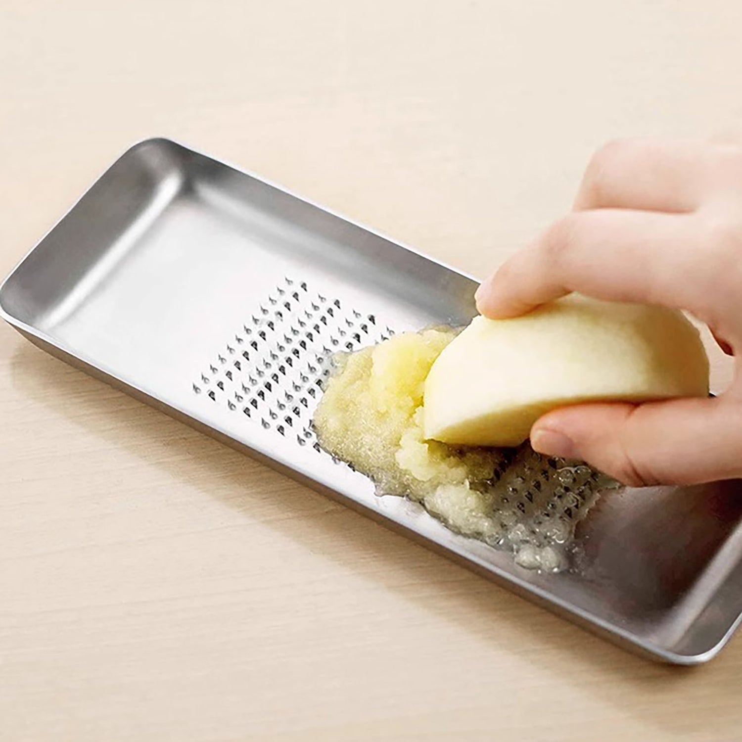 Râpe manuelle japonaise en inox par Yoshikawa