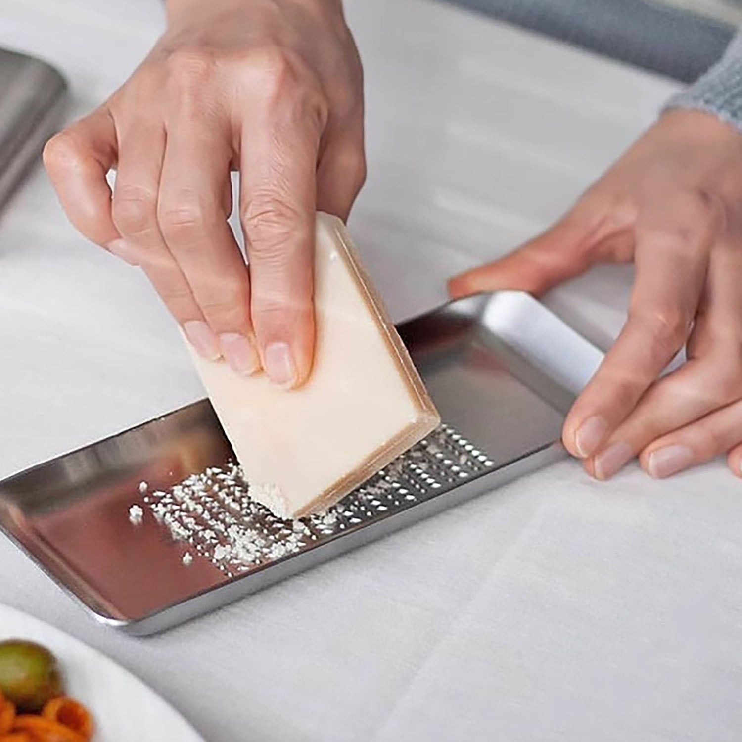 Râpe manuelle japonaise en inox par Yoshikawa