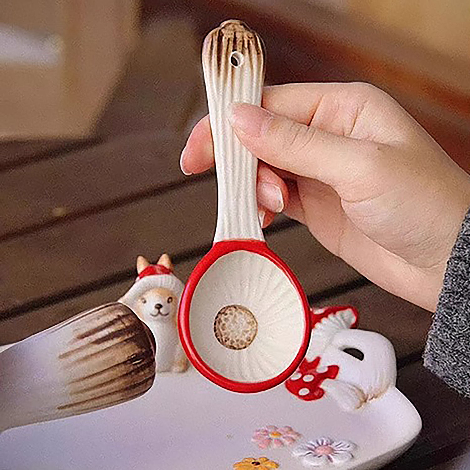 Mug en céramique en forme de champignon féérique