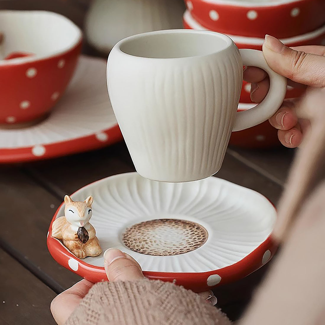 Mug en céramique en forme de champignon féérique