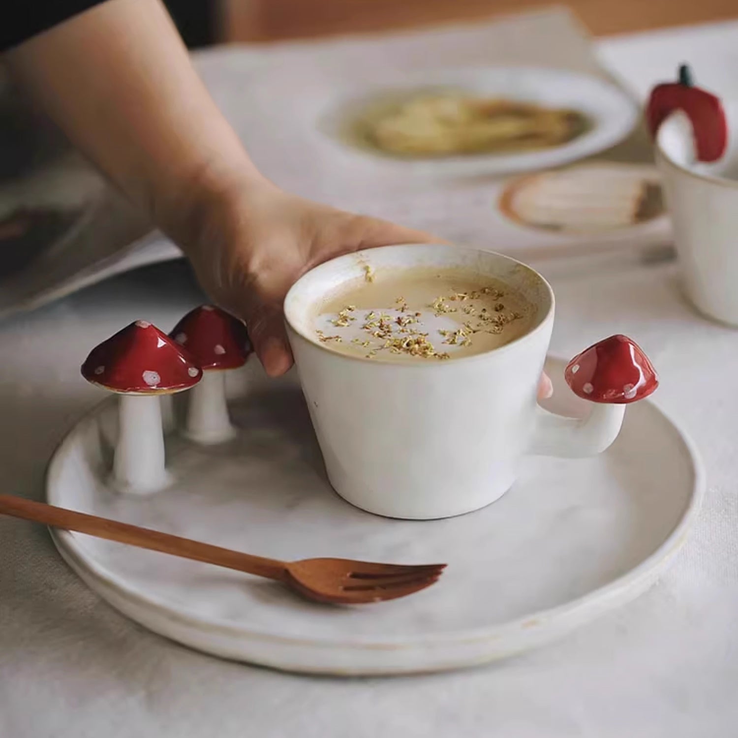 Mug en céramique fait main avec poignée champignon