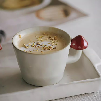 Mug en céramique fait main avec poignée champignon