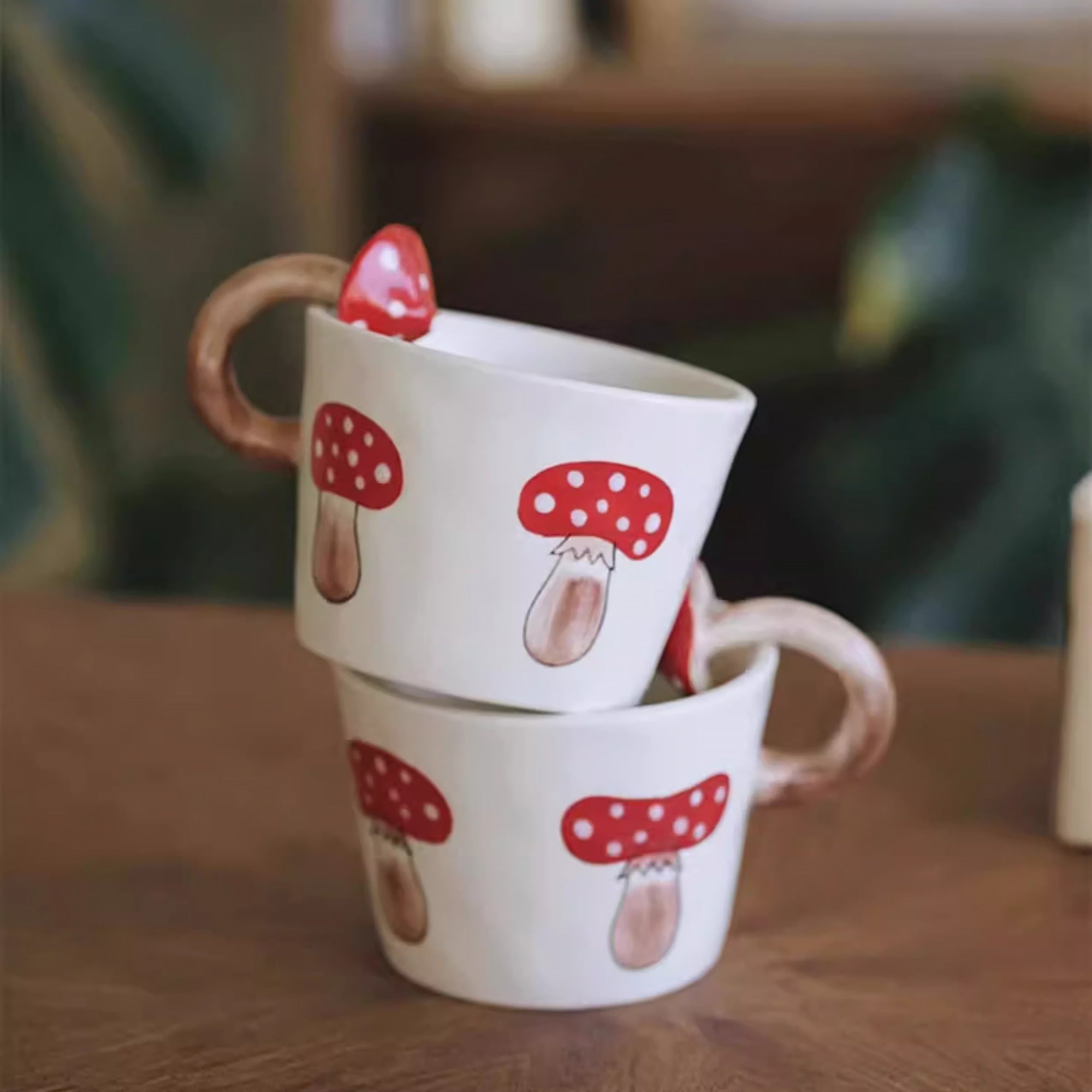 Tasse à café en céramique avec anse champignon rouge