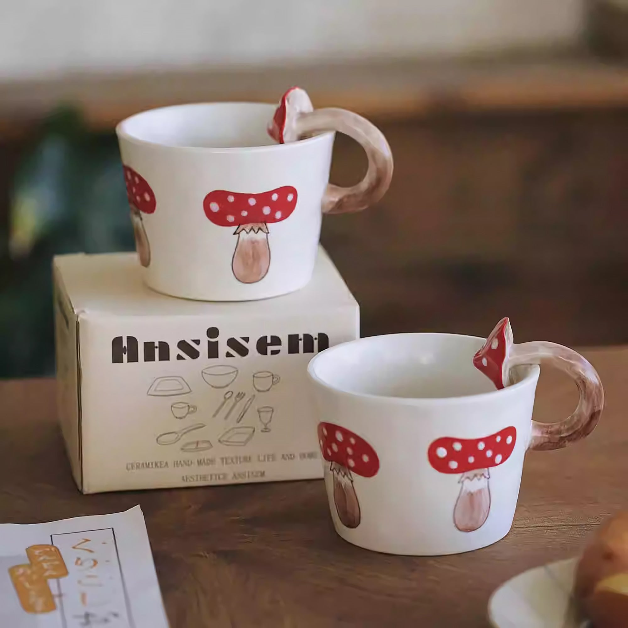 Tasse à café en céramique avec anse champignon rouge