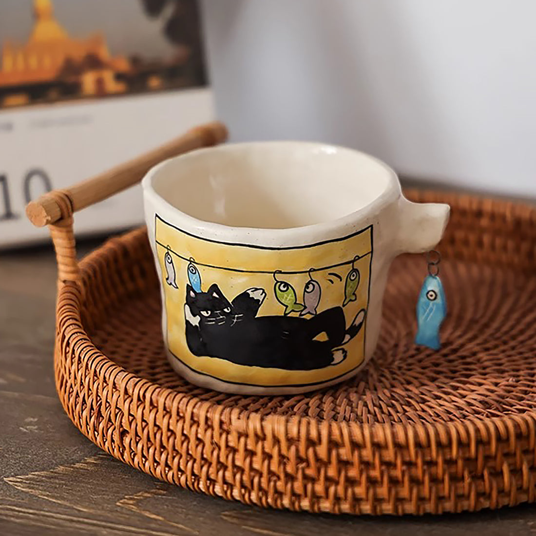 Tasse à café artisanale en céramique avec Motif “Chat et poisson”