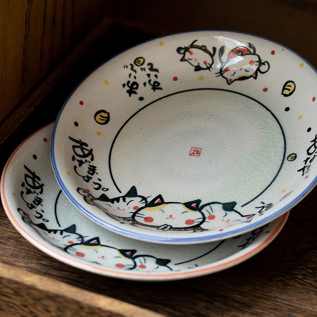 Assiette Minoyaki avec mignon design de chat bonheur