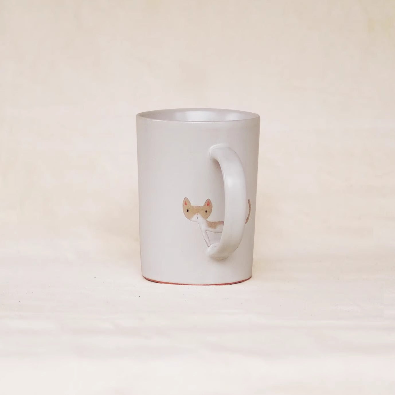 Mug en céramique fait à la main avec motif Petit Chat Espiègle