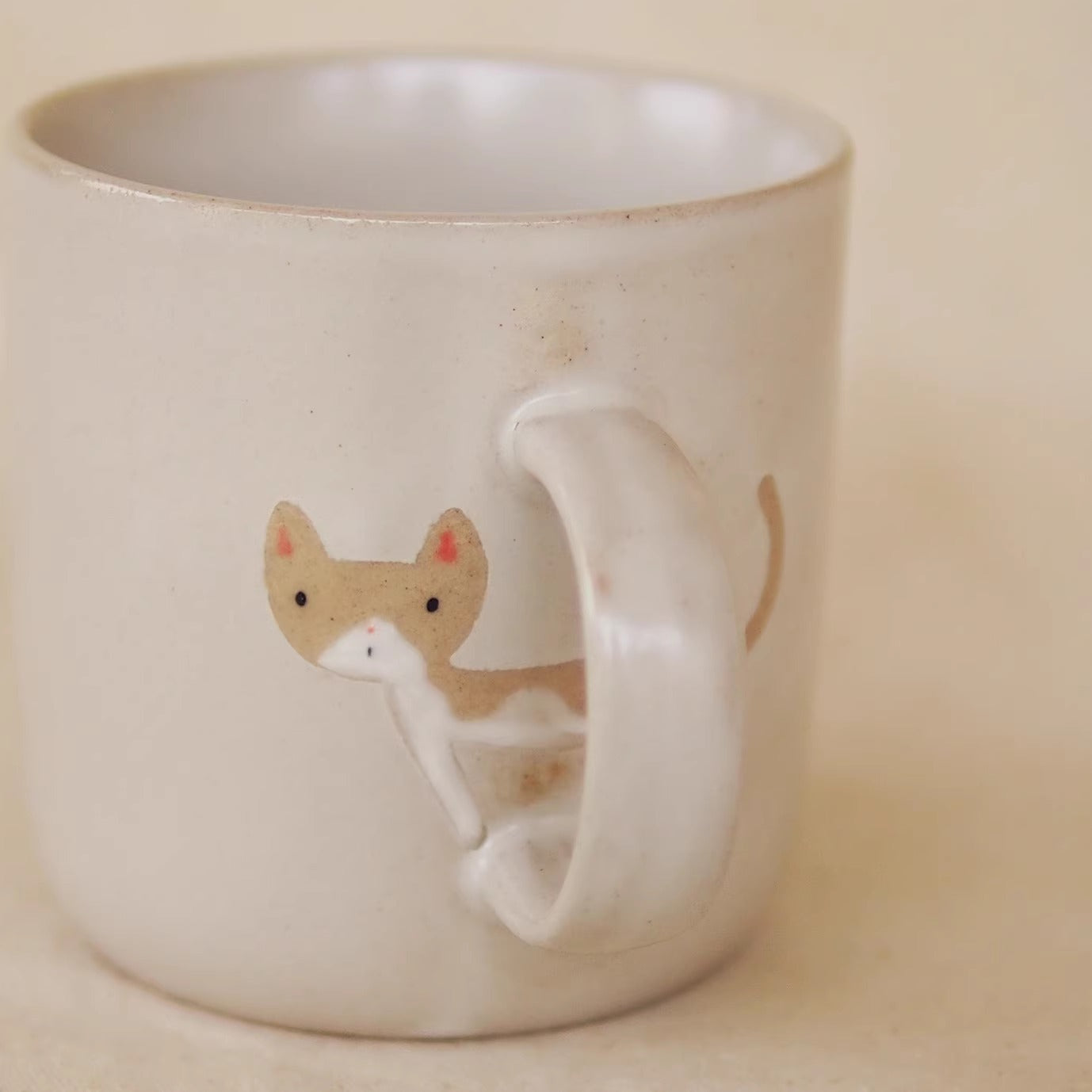 Mug en céramique fait à la main avec motif Petit Chat Espiègle