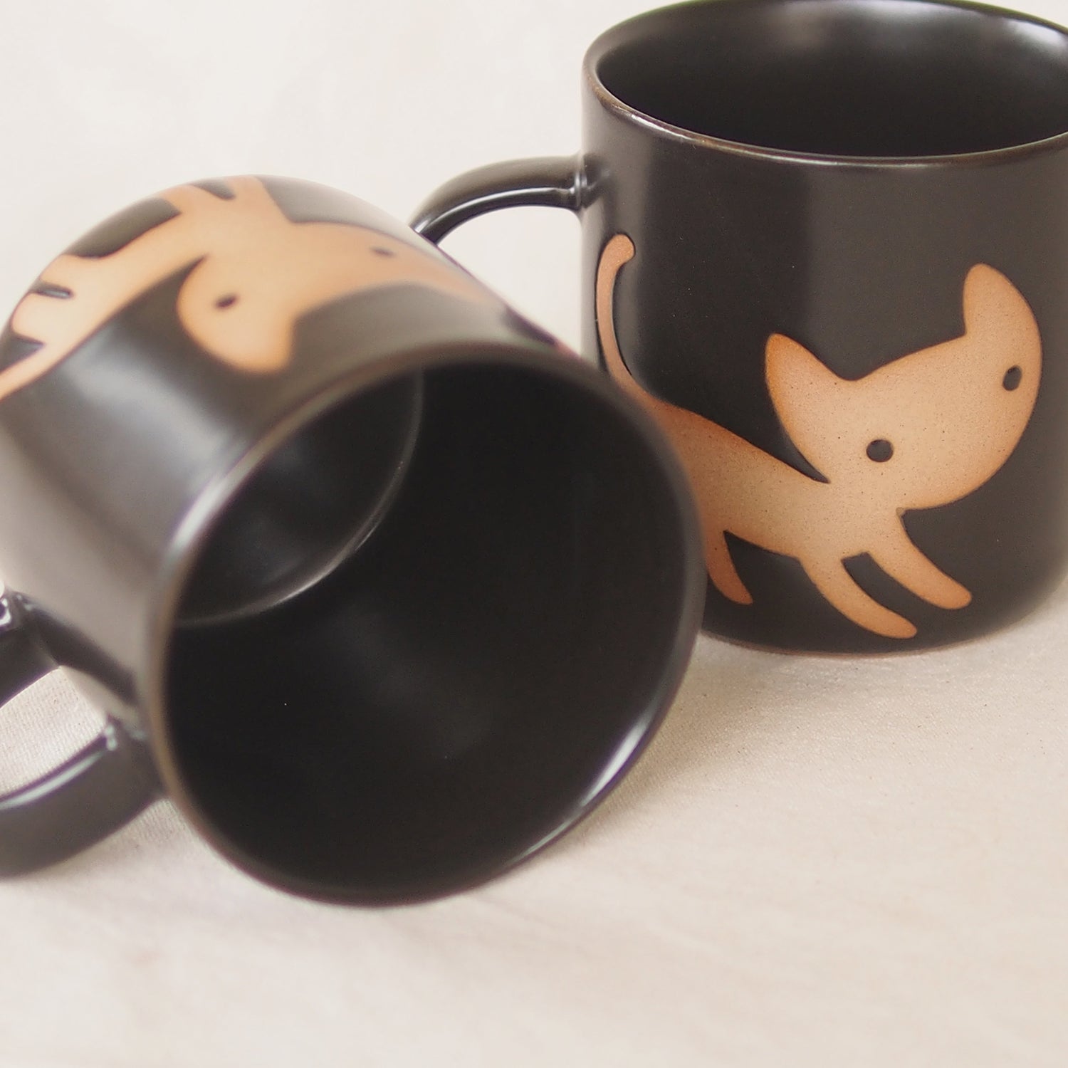 Mugs en céramique faits à la main pour couple