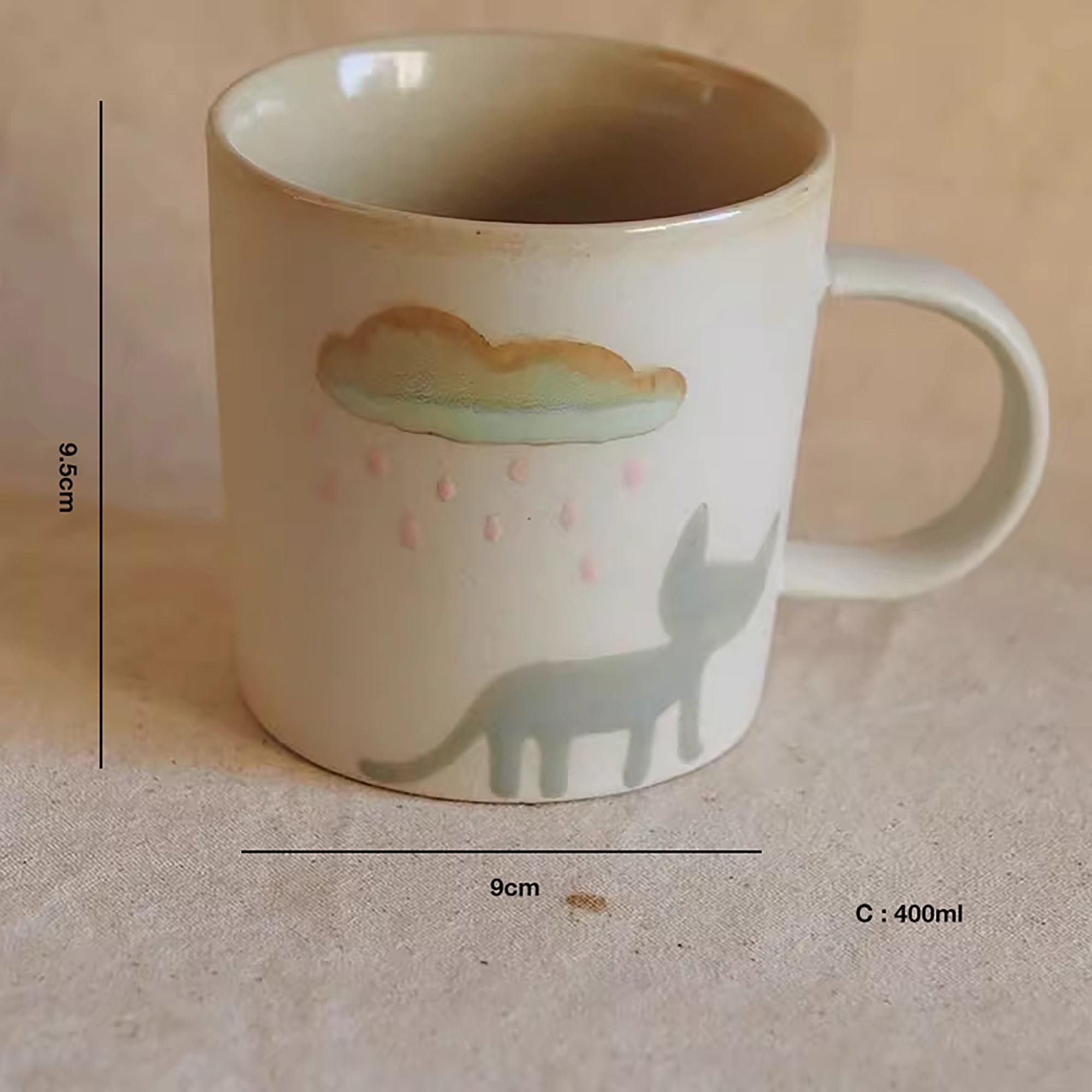 Mug en céramique fait à la main avec motif de chats se promenant sous la pluie