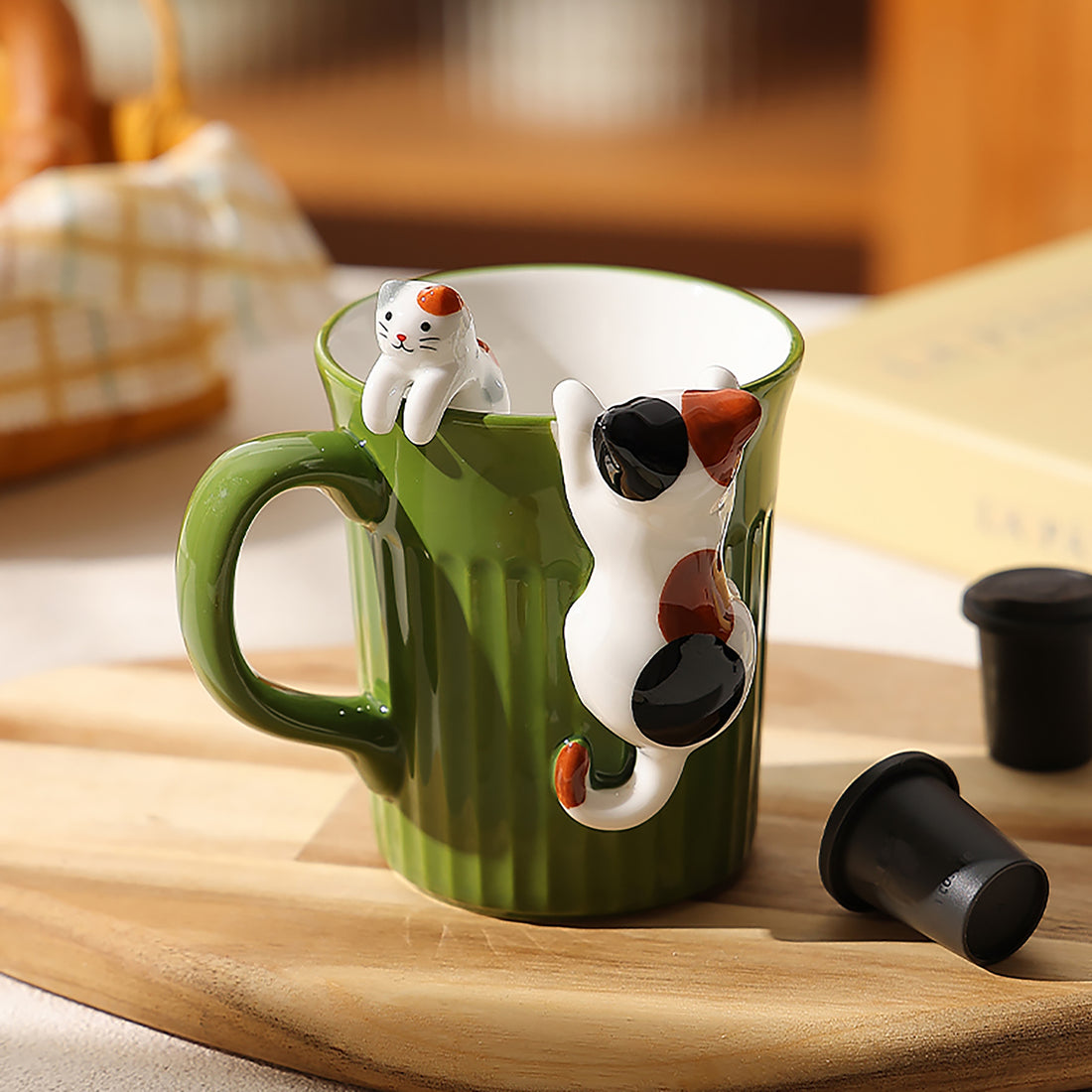 Mug en céramique avec mignon chat en relief