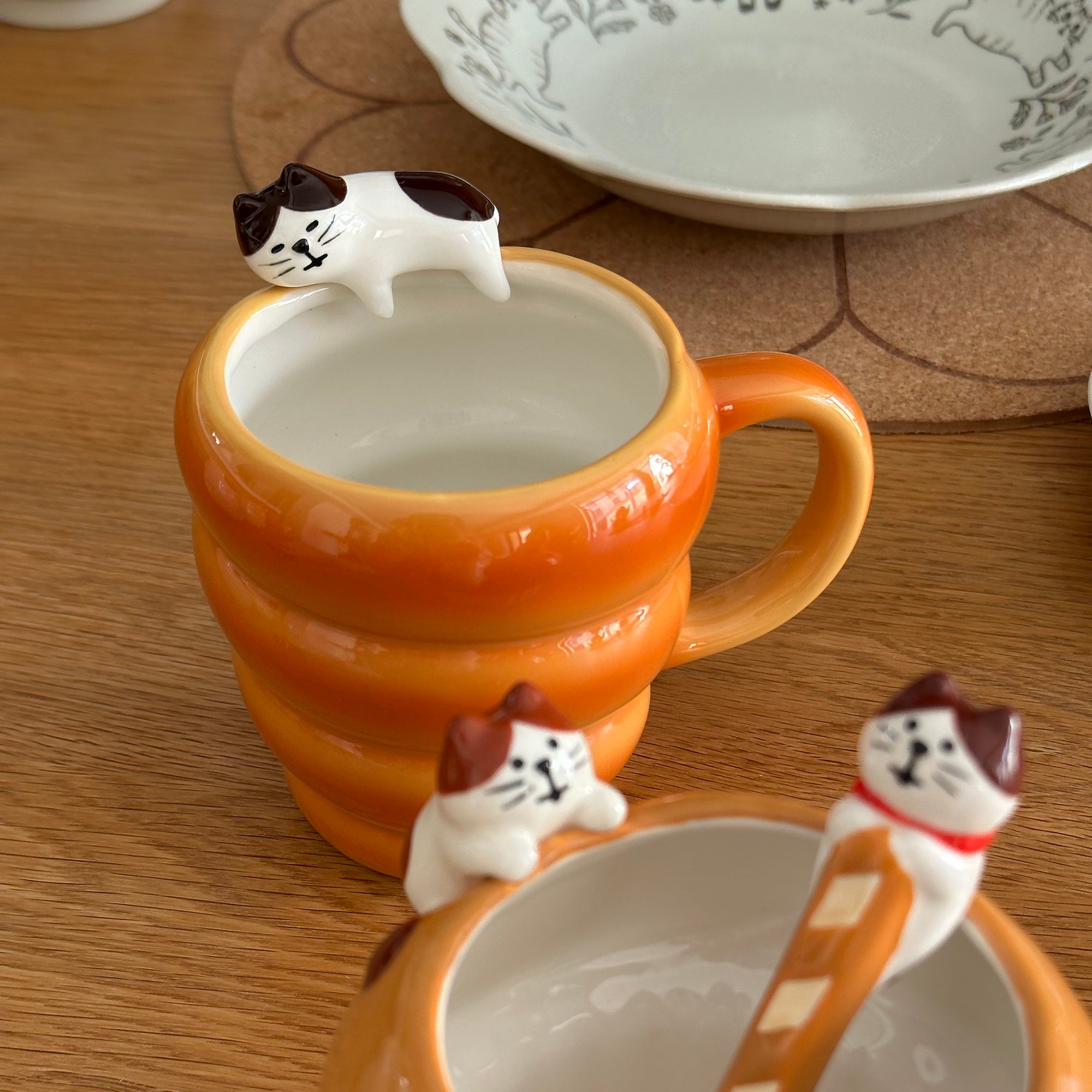 Mug en céramique en forme pain avec chat décoratif