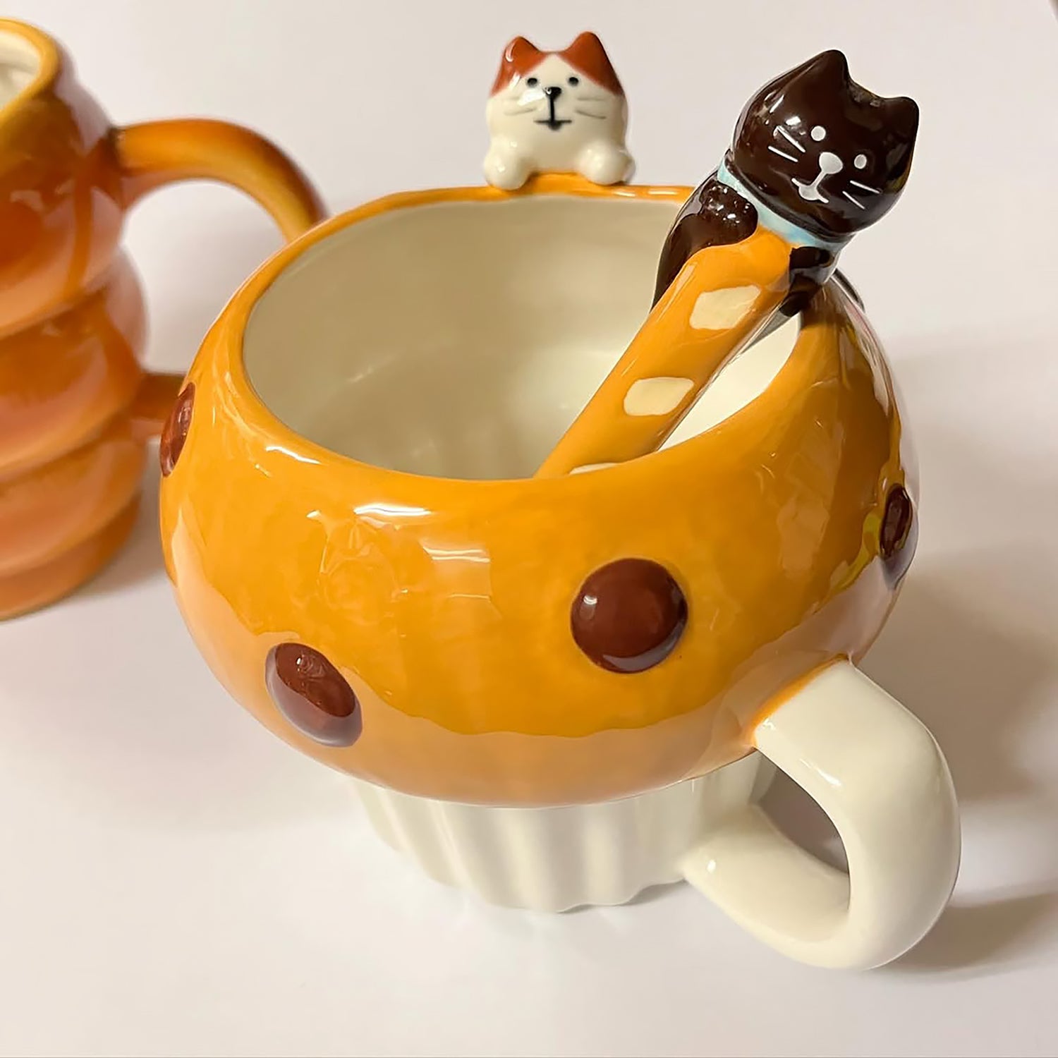 Mug en céramique en forme pain avec chat décoratif