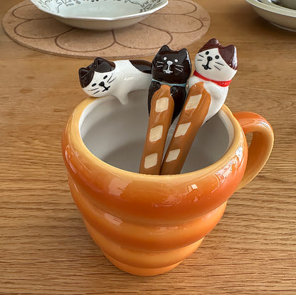 Mug en céramique en forme pain avec chat décoratif