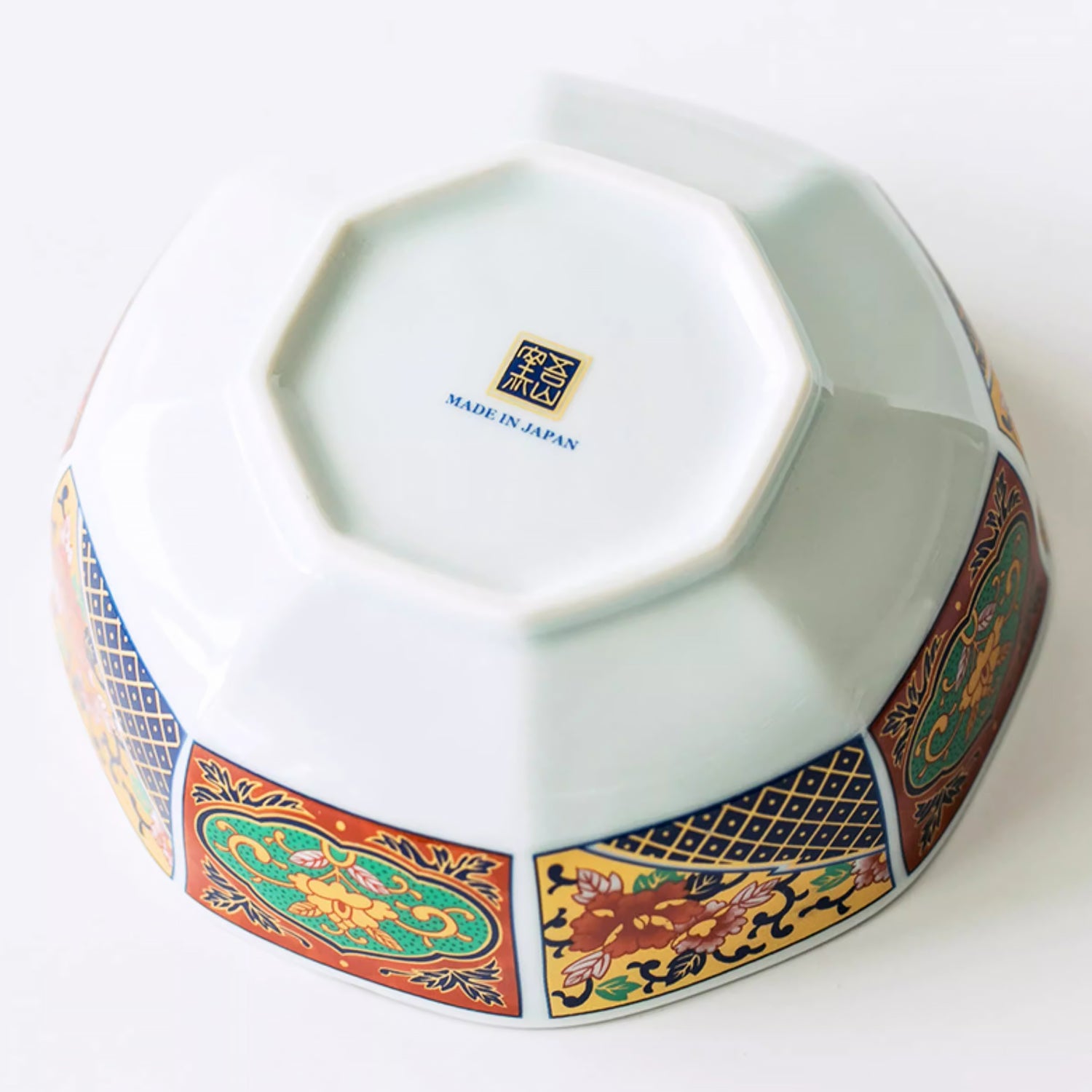 Bol octogonal Minoyaki avec motifs floraux teintés