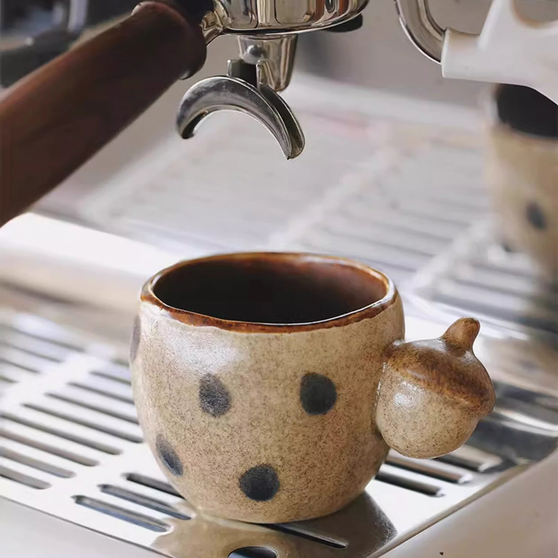 Tasse à café artisanale avec Anse en forme de gland