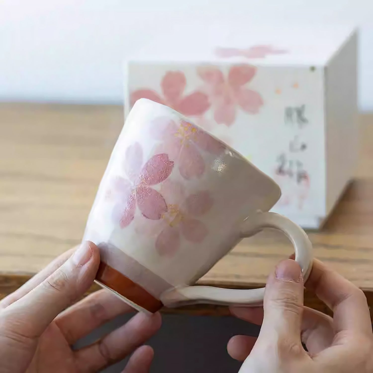 Mug en céramique Minoyaki avec fleurs de cerisier 