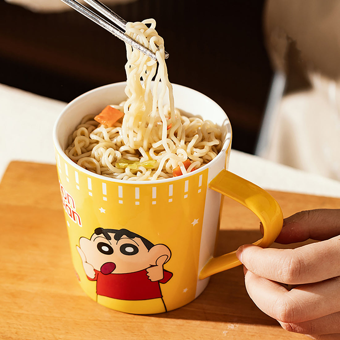 MUG MUL-FONCTION avec motif SHINCHAN