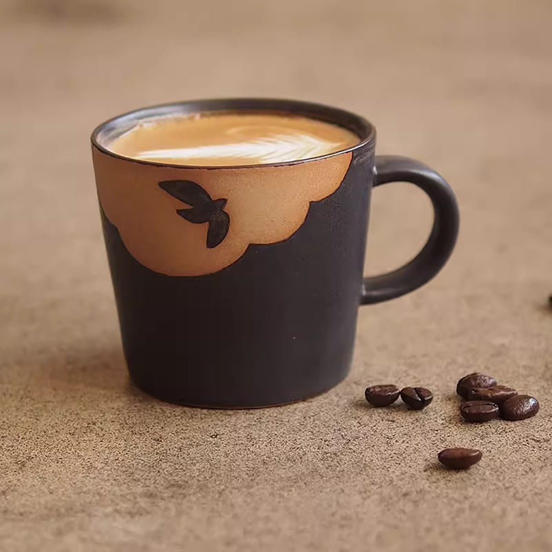 MUG NOIR avec motif oiseau vole dans la nuit