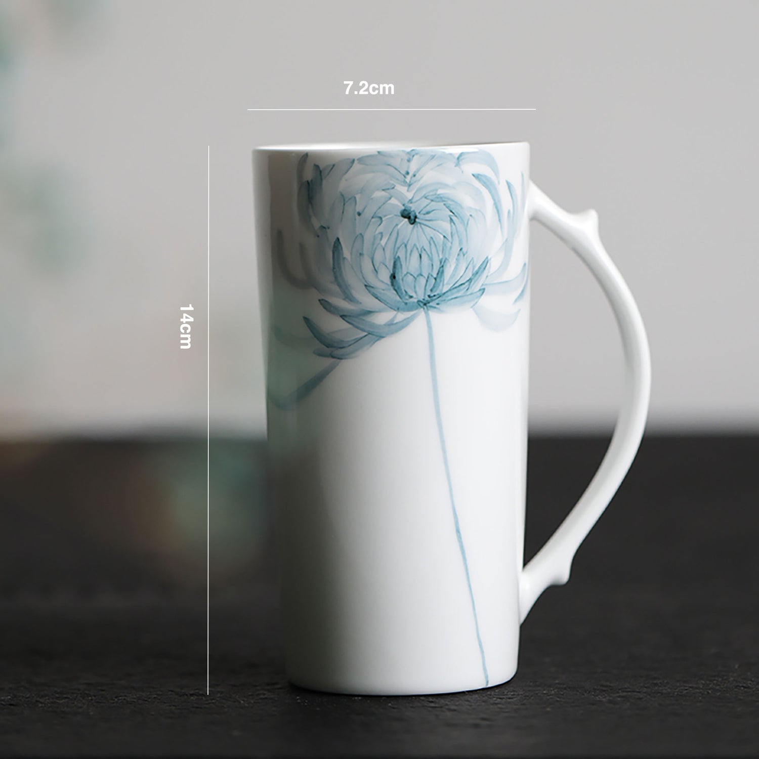 Mug en porcelaine fait à la main