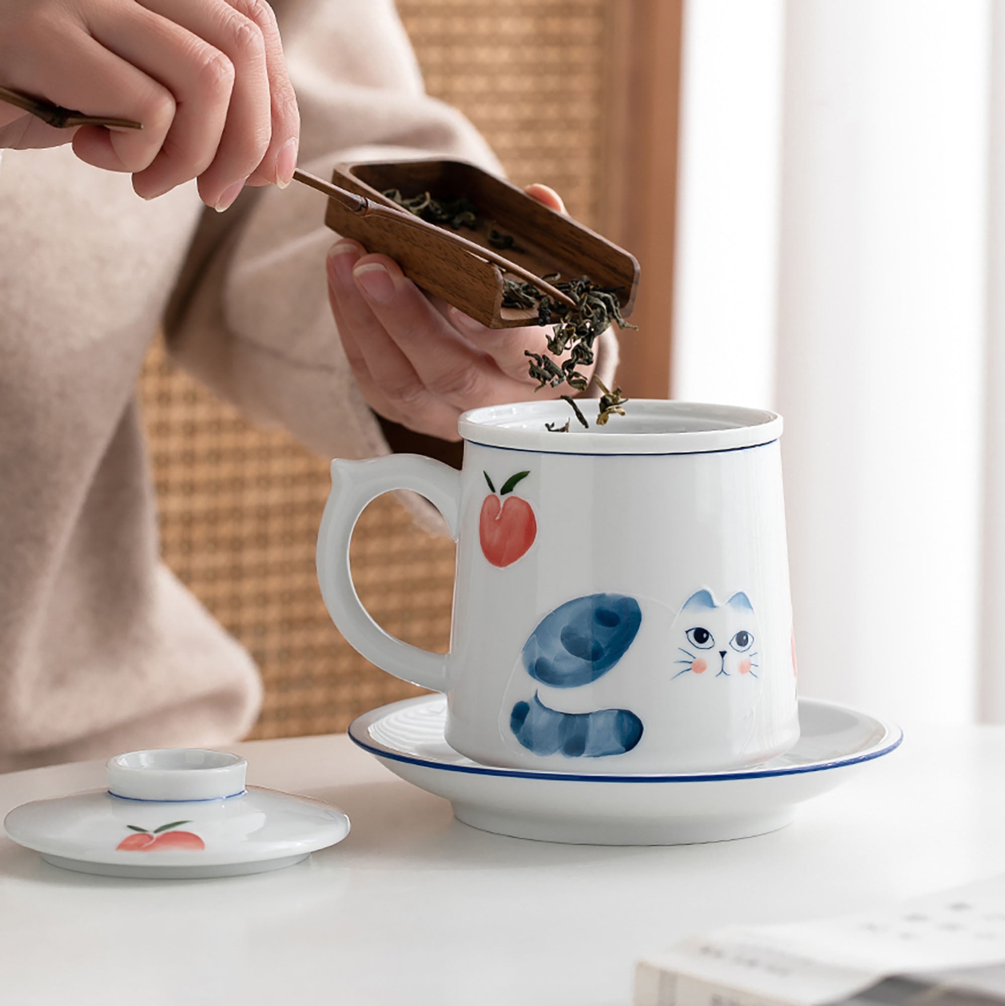 Mug à thé en porcelaine blanche avec motif de chat mignon