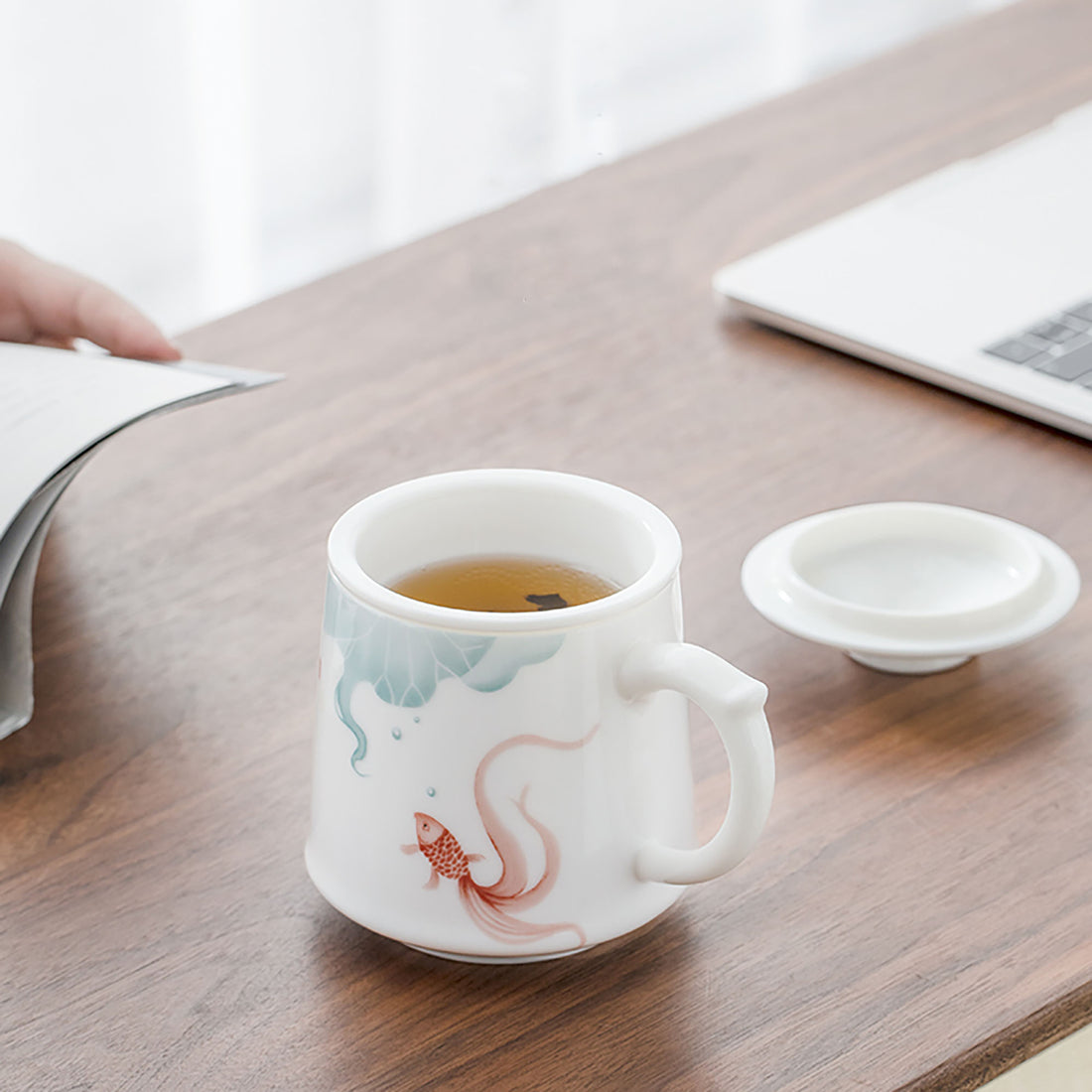 Mug à thé en céramique artisanale avec motif de poisson bonheur