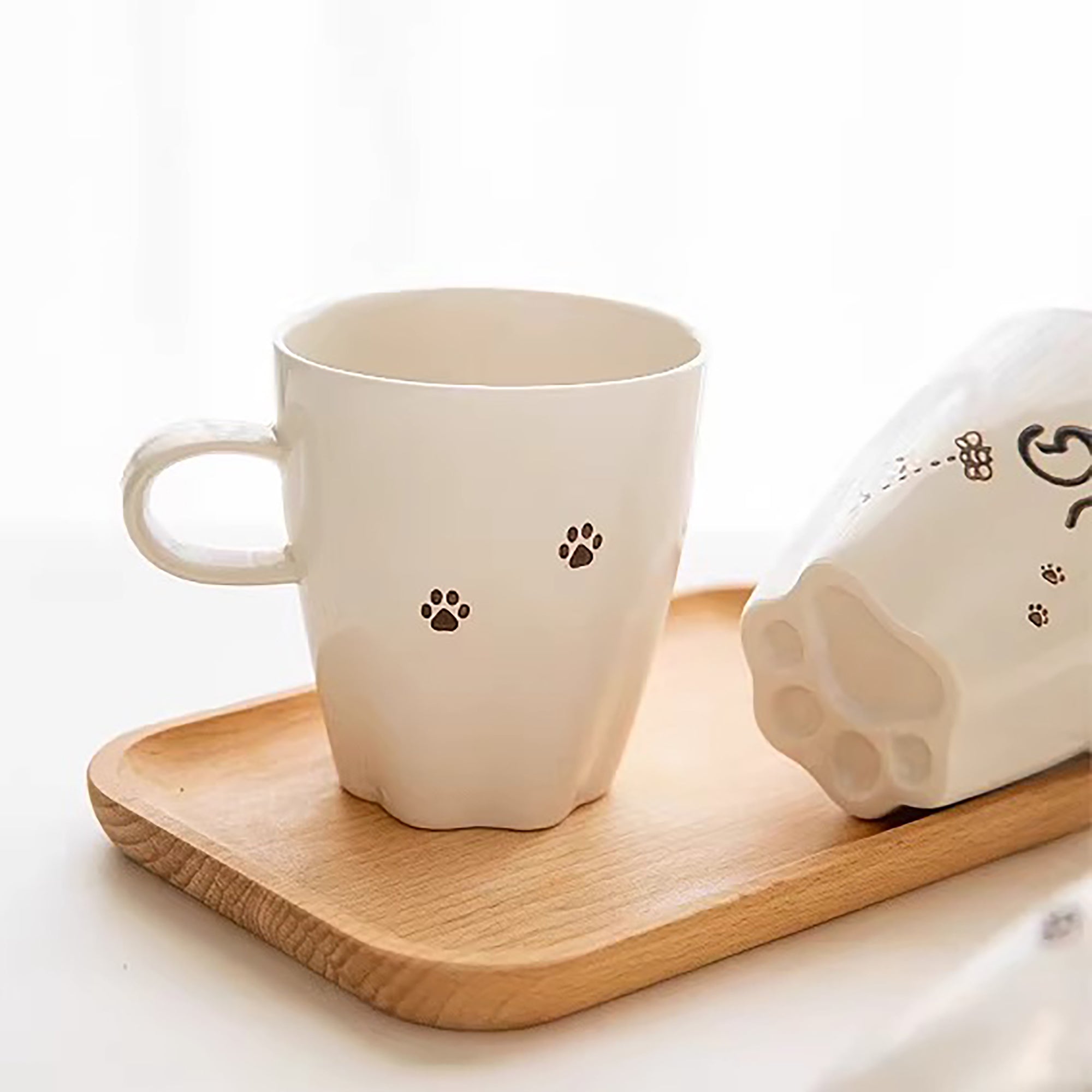 Mug Arita chat peint main fond patte