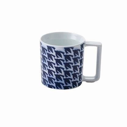 Mug en porcelaine Arita-yaki motif porte-bonheur