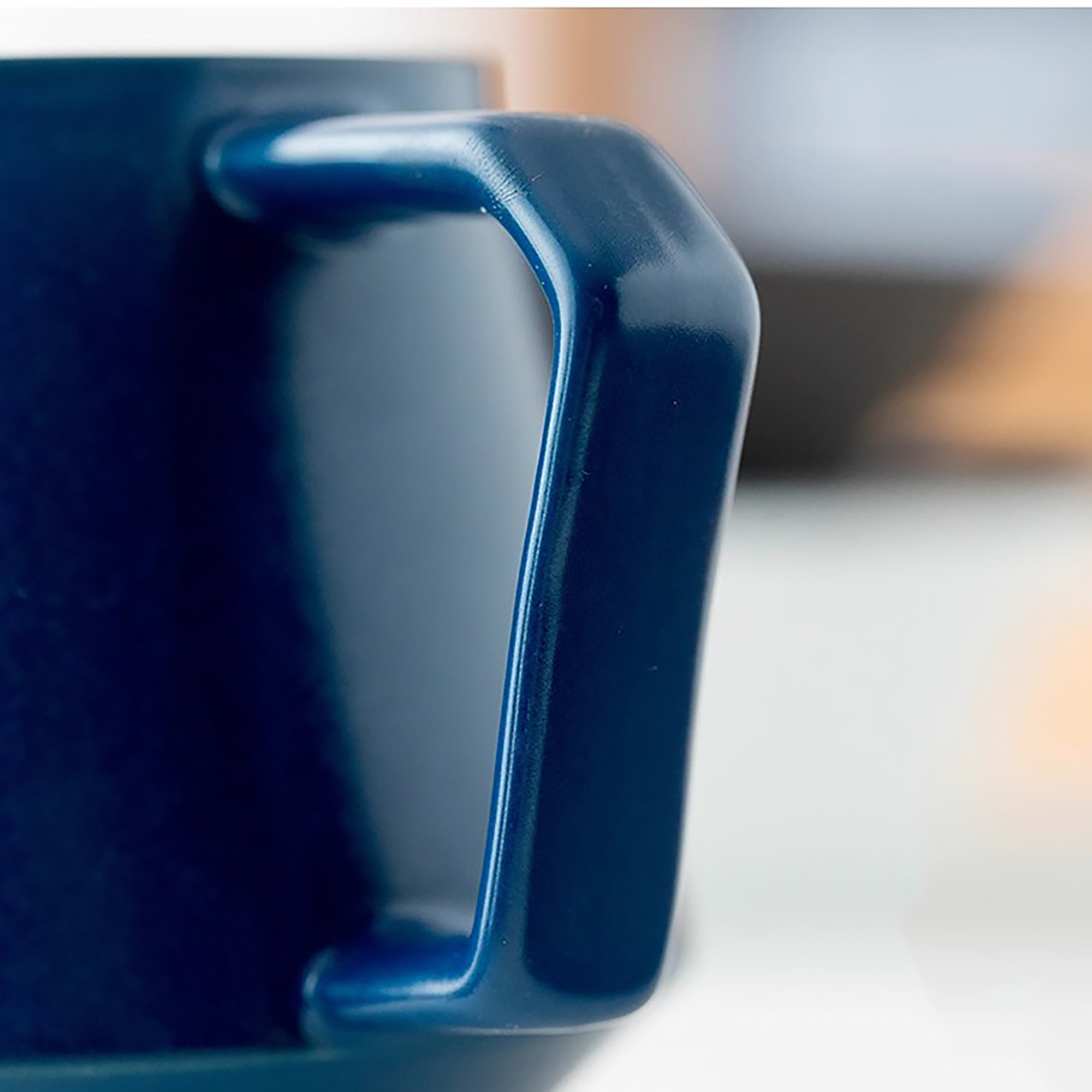 Mug en céramique Arita mate bleu profond