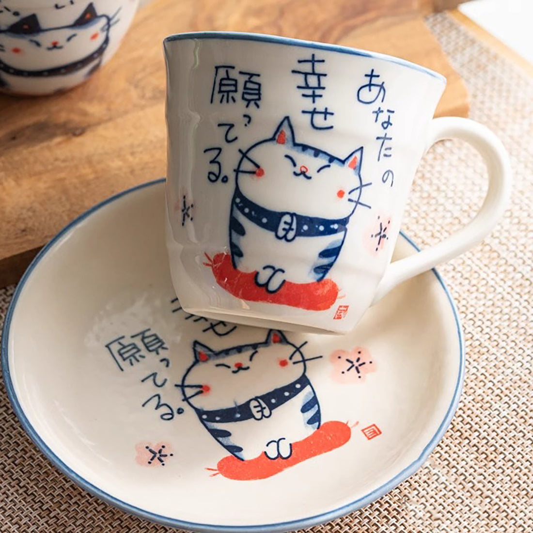 Mug japonais en céramique Seto-yaki avec chat priant