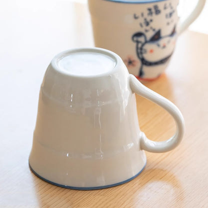 Mug japonais en céramique Seto-yaki avec chat priant
