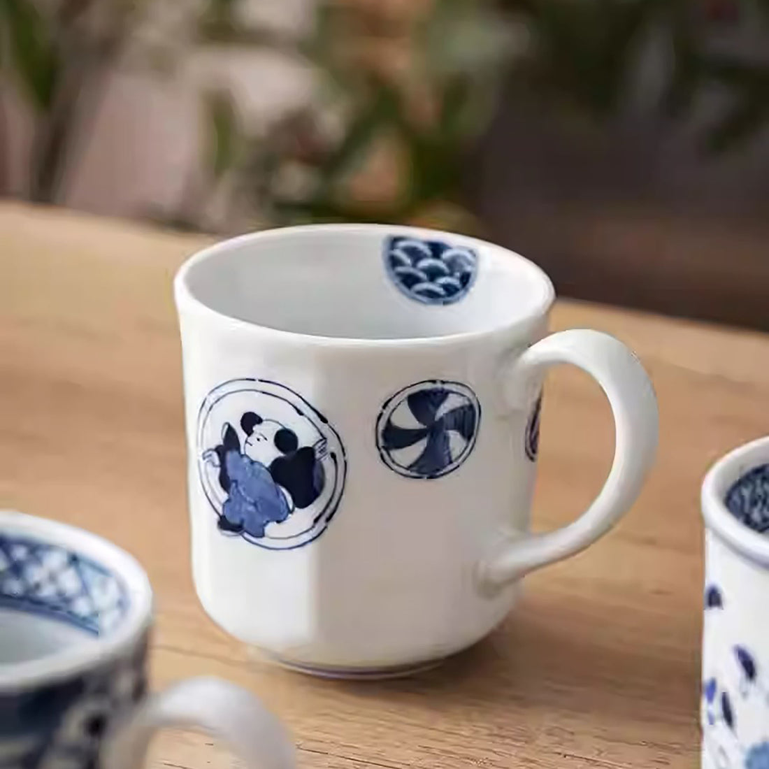Tasse en céramique Arita bleu et blanc