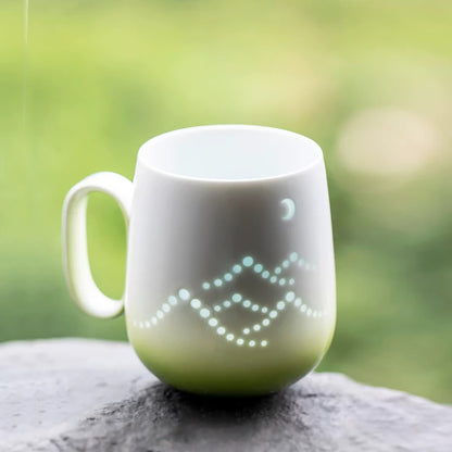 Mug en porcelaine ajourée translucide