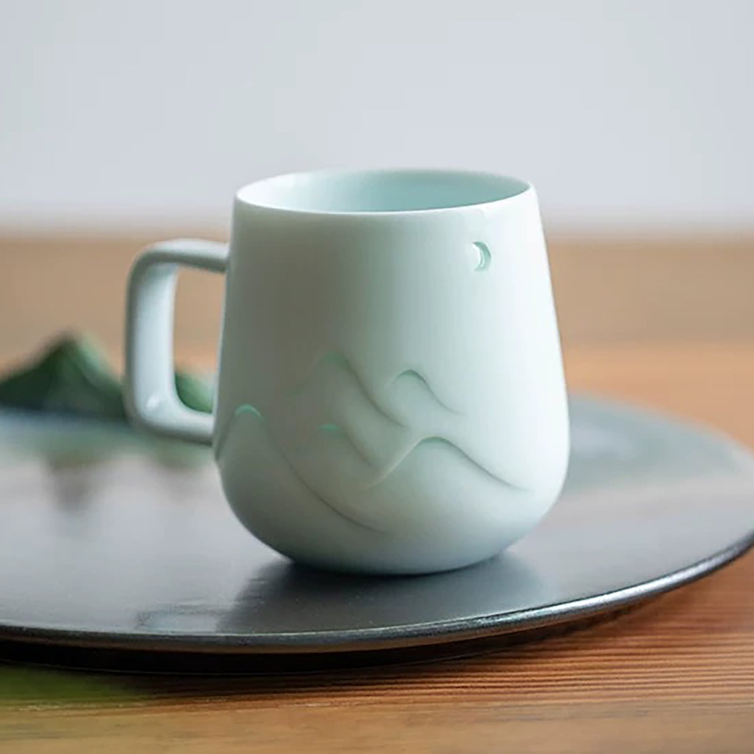 Mug en porcelaine ajourée translucide